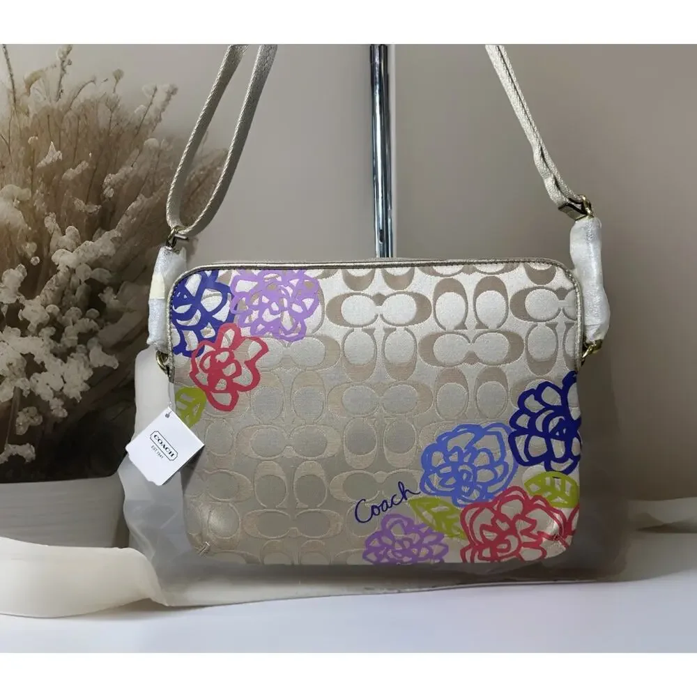 NEW Rare Coach Daisy Applique iPad / Tablet Crossbody Case # F63818